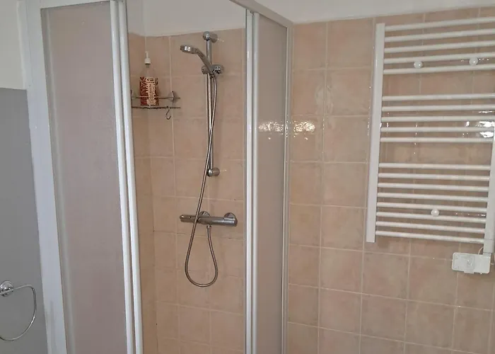 Grand 2 Pieces Centre 公寓 *